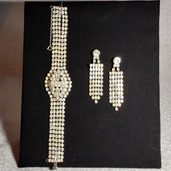 Jewelry - Vintage Rhinestone 7" Bracelet & 2 1/2" dangle Earrings Set silver color setting
